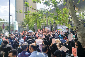 مرکز افکارسنجی دانشجویان ایران منتشر کرد؛  تاروپود مشتریان موسسات اعتباری 